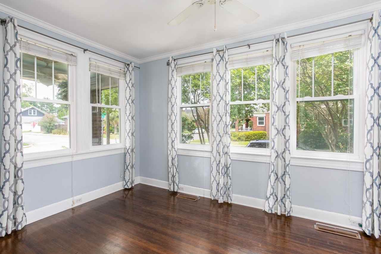 435 E 51st St - Photo 5 of 18