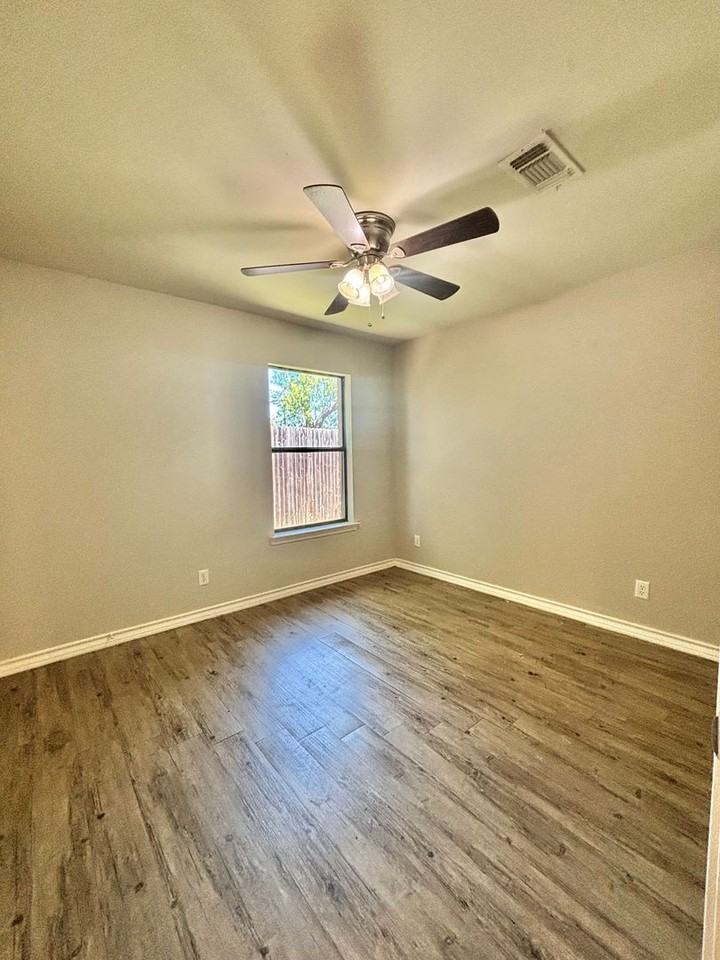 2205 Johnson Ave - Photo 6 of 11