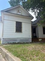 featured image of 517 Stoner Ave