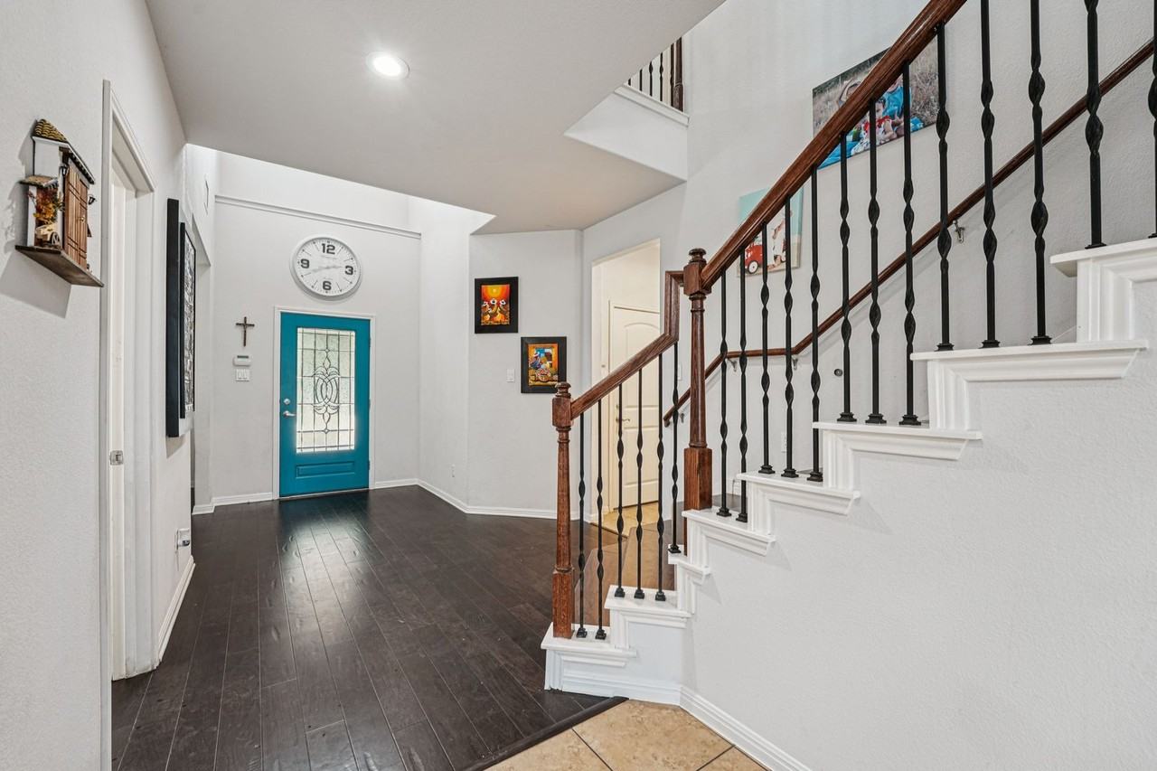 110 Farm House Rd - Photo 3 of 43
