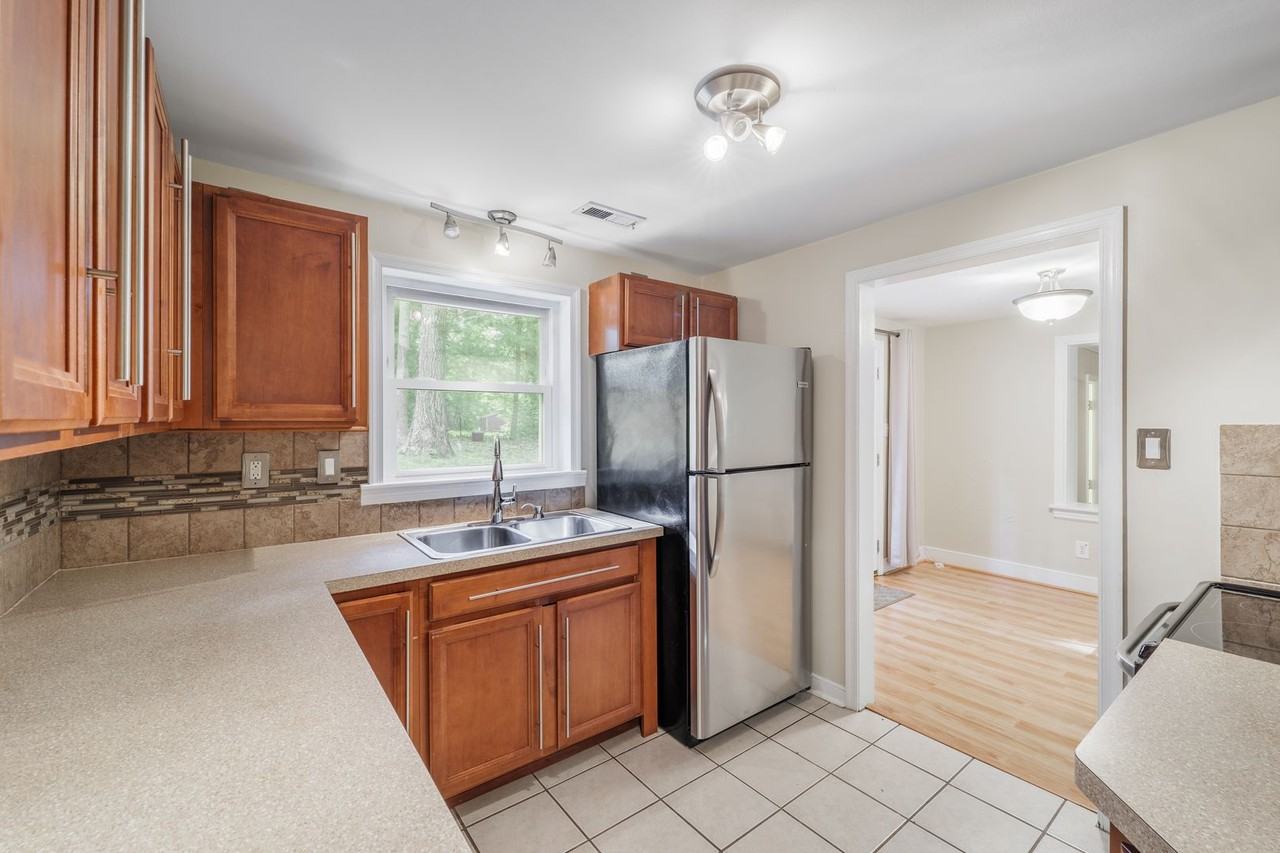 7854 Whitworth Rd - Photo 6 of 27
