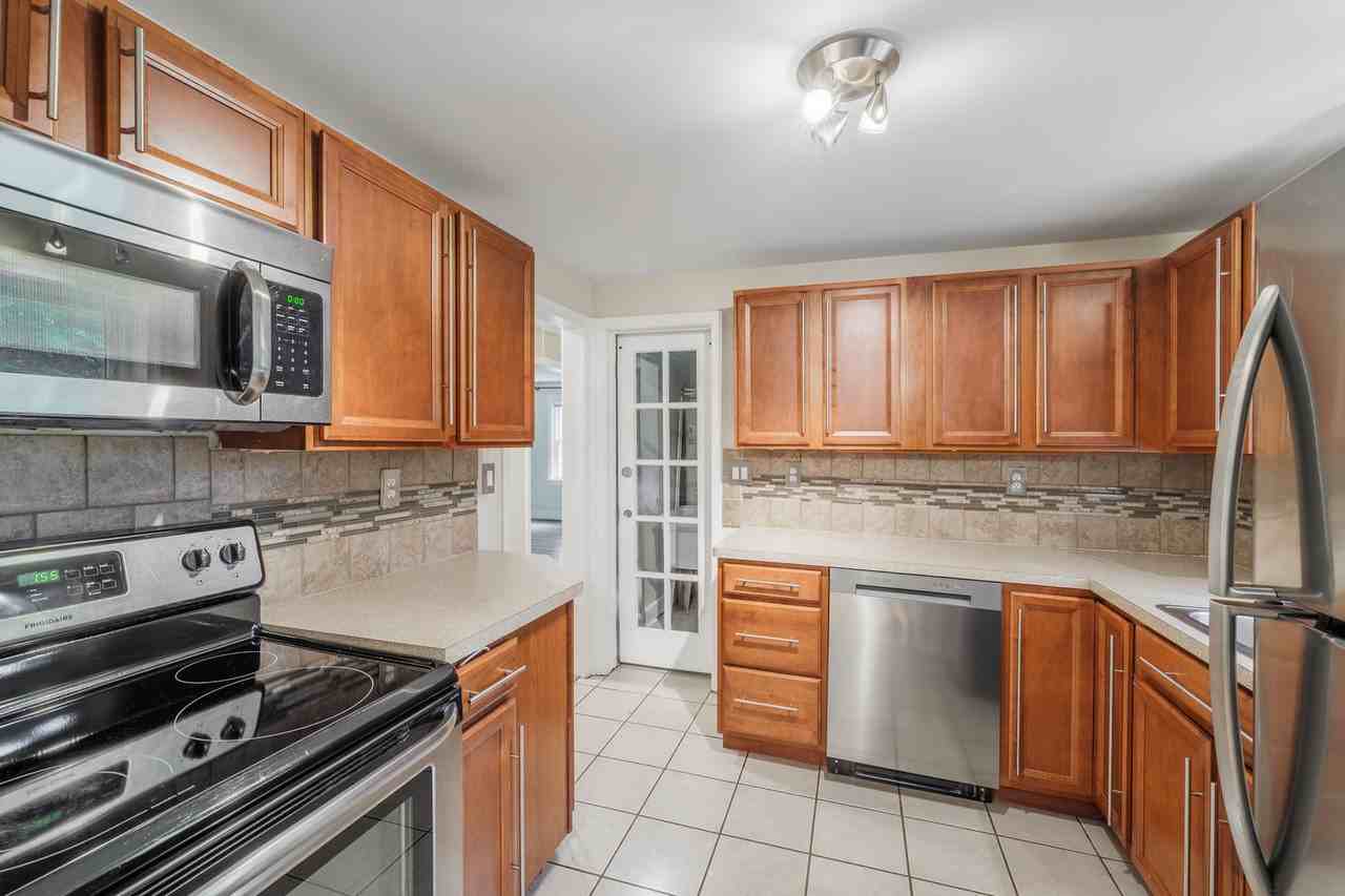 7854 Whitworth Rd - Photo 7 of 27