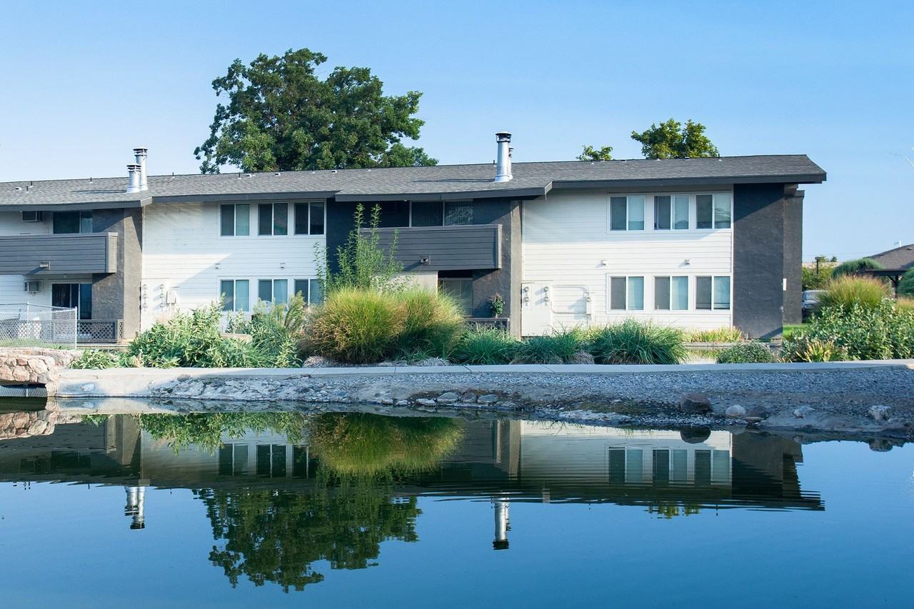 Lakeside Apartments - Photo 4 of 50