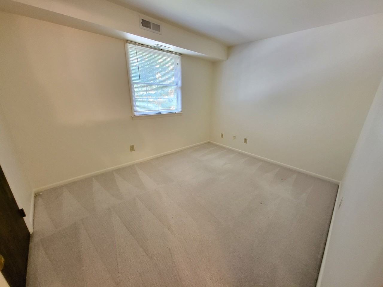 Peggy Drive Apartments - Photo 3 of 10