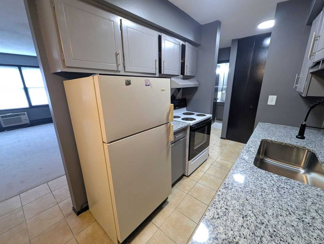 3100 Girard Ave S - Photo 7 of 21