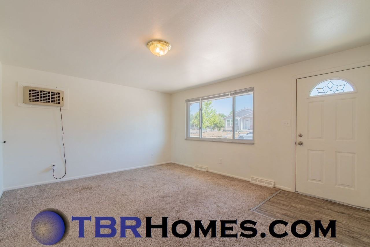 2340 W Harvard Ave - Photo 4 of 27