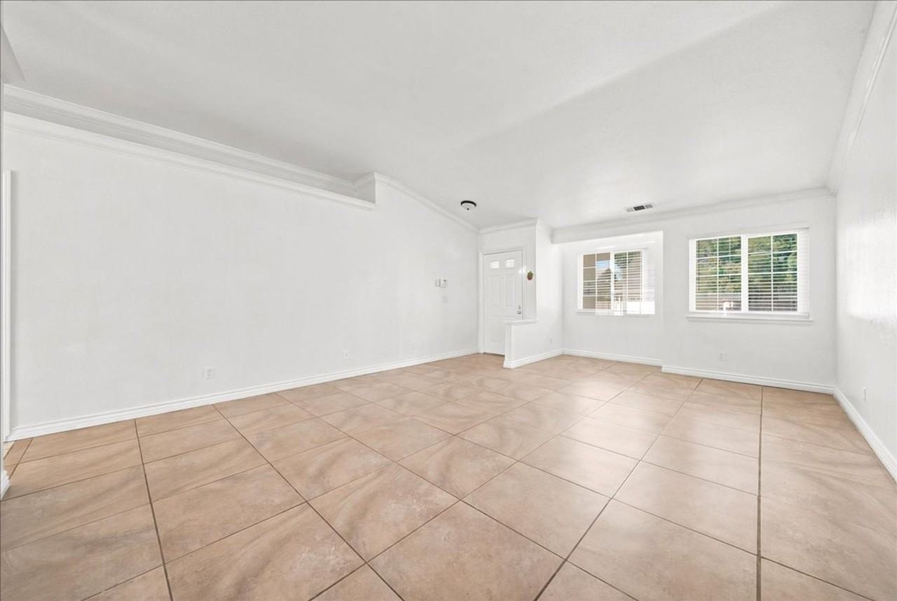 8408 Silver Run Way - Photo 5 of 27