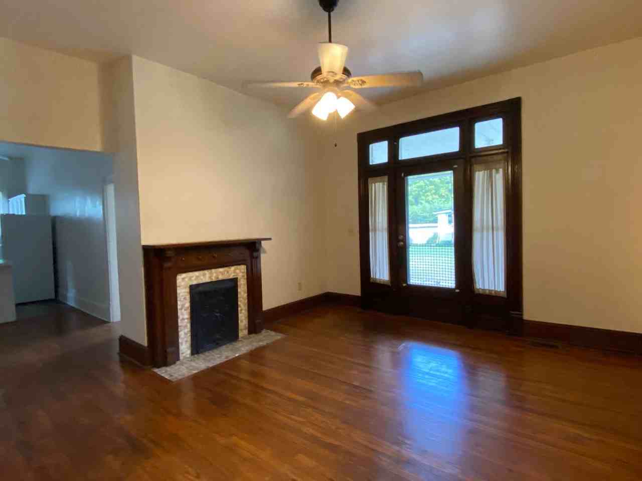 121 Stanley Ave - Photo 3 of 9