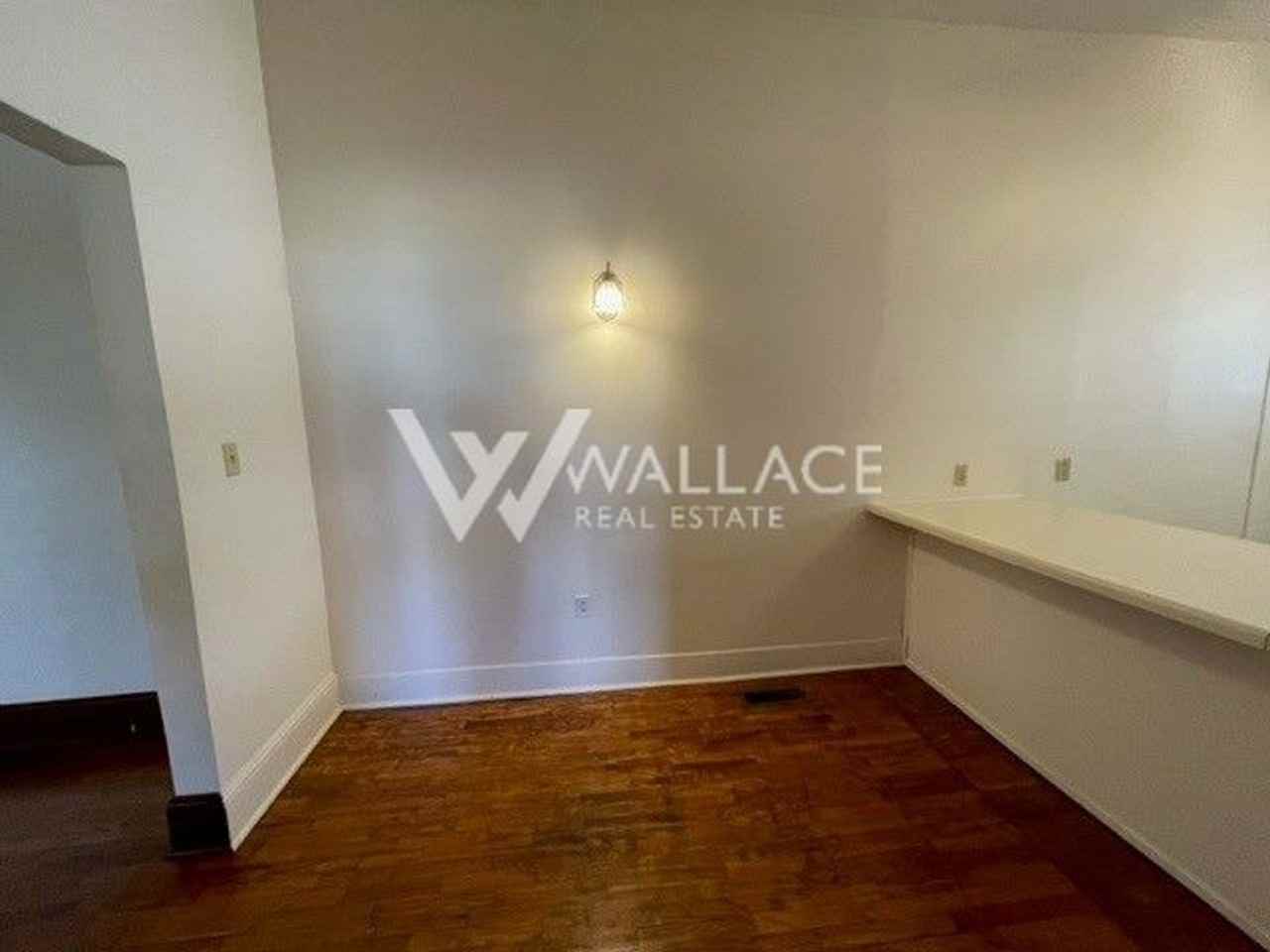 121 Stanley Ave - Photo 5 of 9