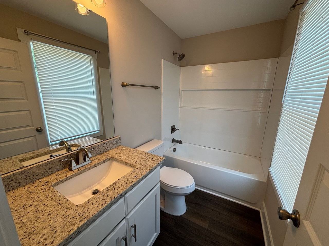 1402 Martin Luther King Ave #B - Photo 6 of 10