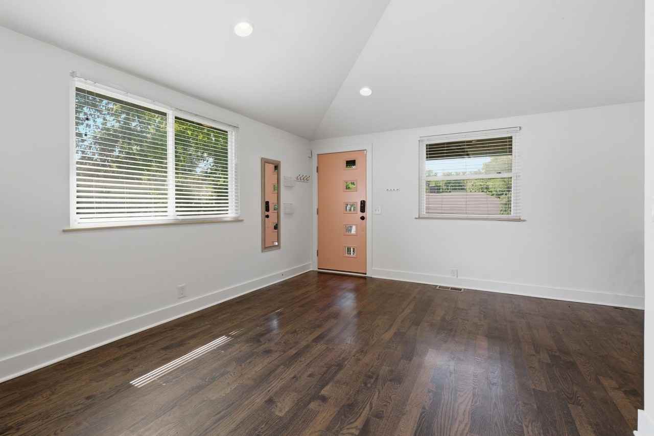 1147 Cahal Ave - Photo 4 of 25
