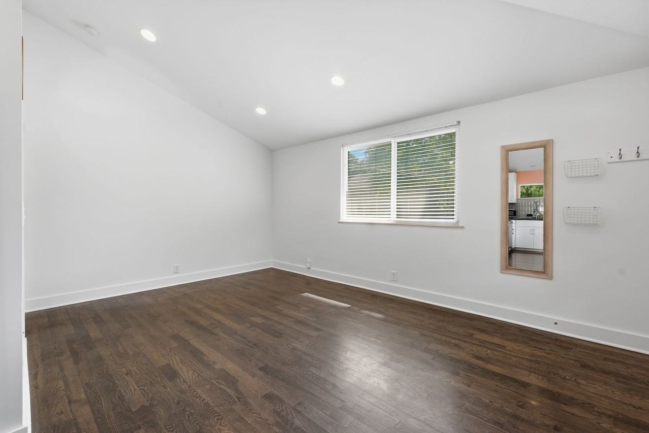 1147 Cahal Ave - Photo 6 of 25