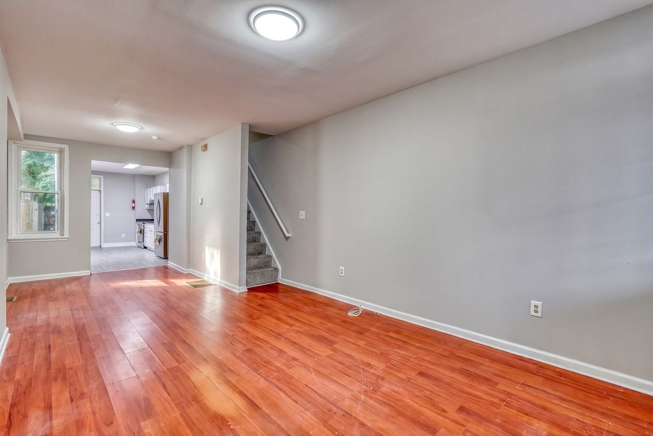 515 Seneca St - Photo 3 of 29