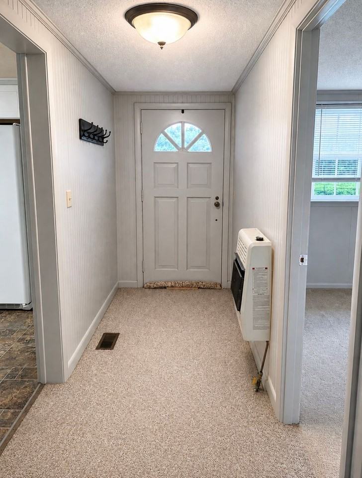 1062 Wesley Ave N - Photo 7 of 21