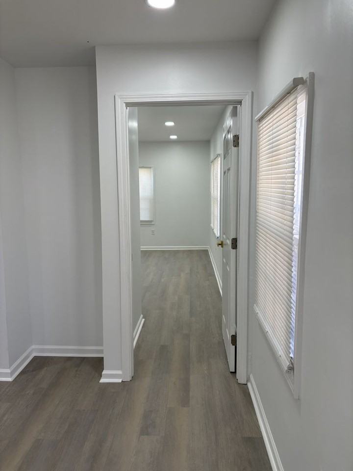 3800 E Mallory Ave - Photo 6 of 9