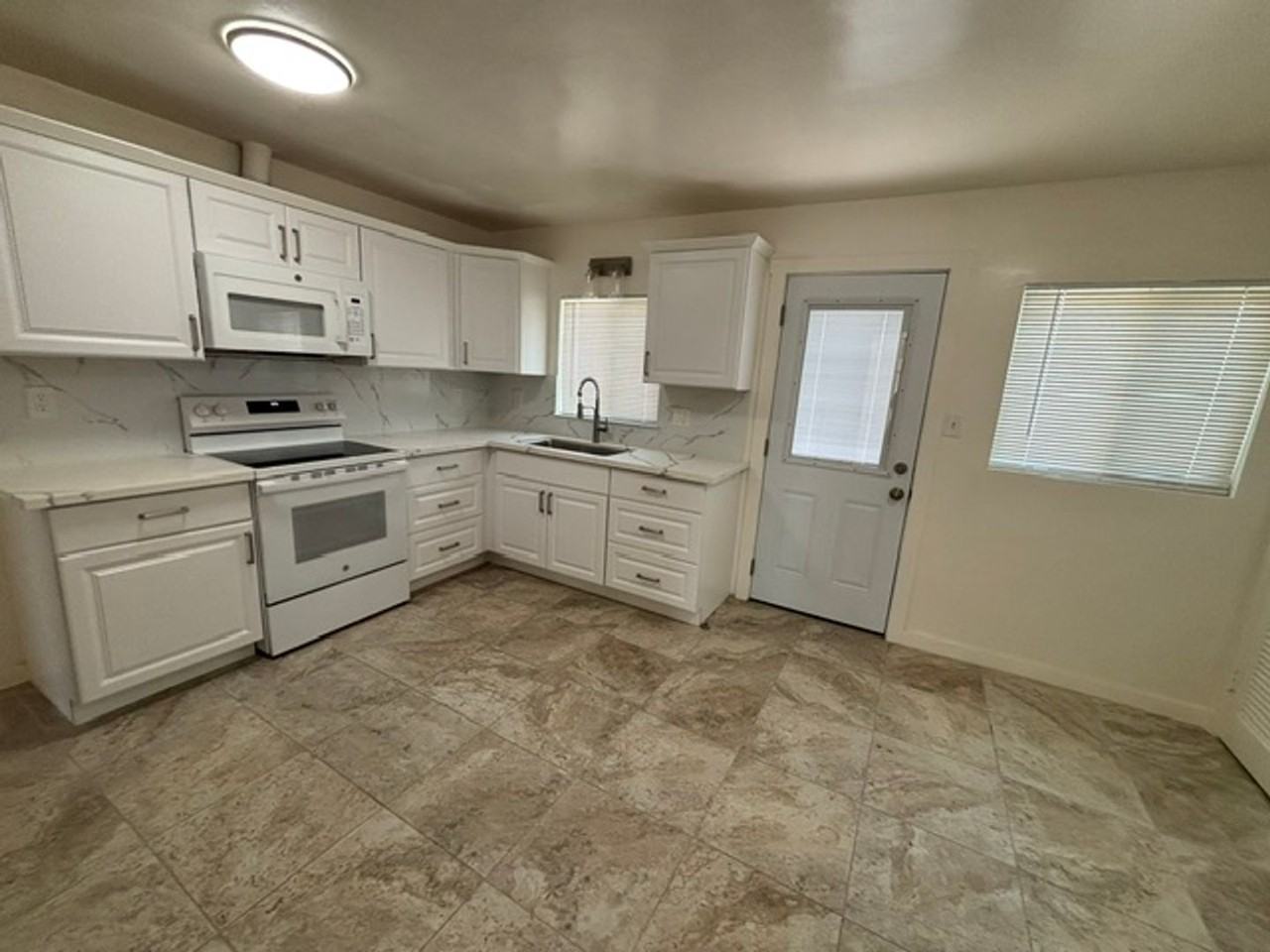 1249 Sandalwood Dr - Photo 6 of 16