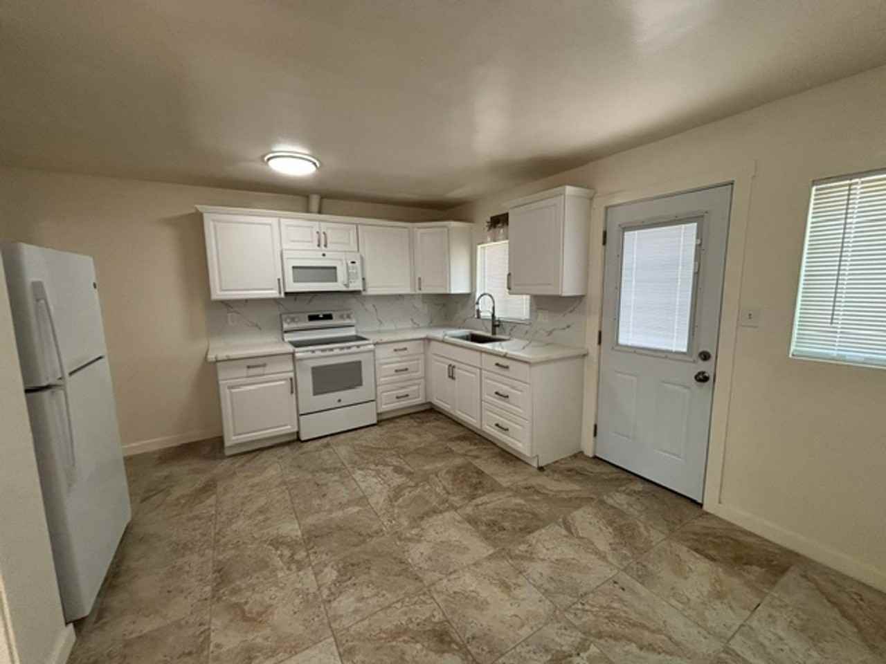 1249 Sandalwood Dr - Photo 7 of 16