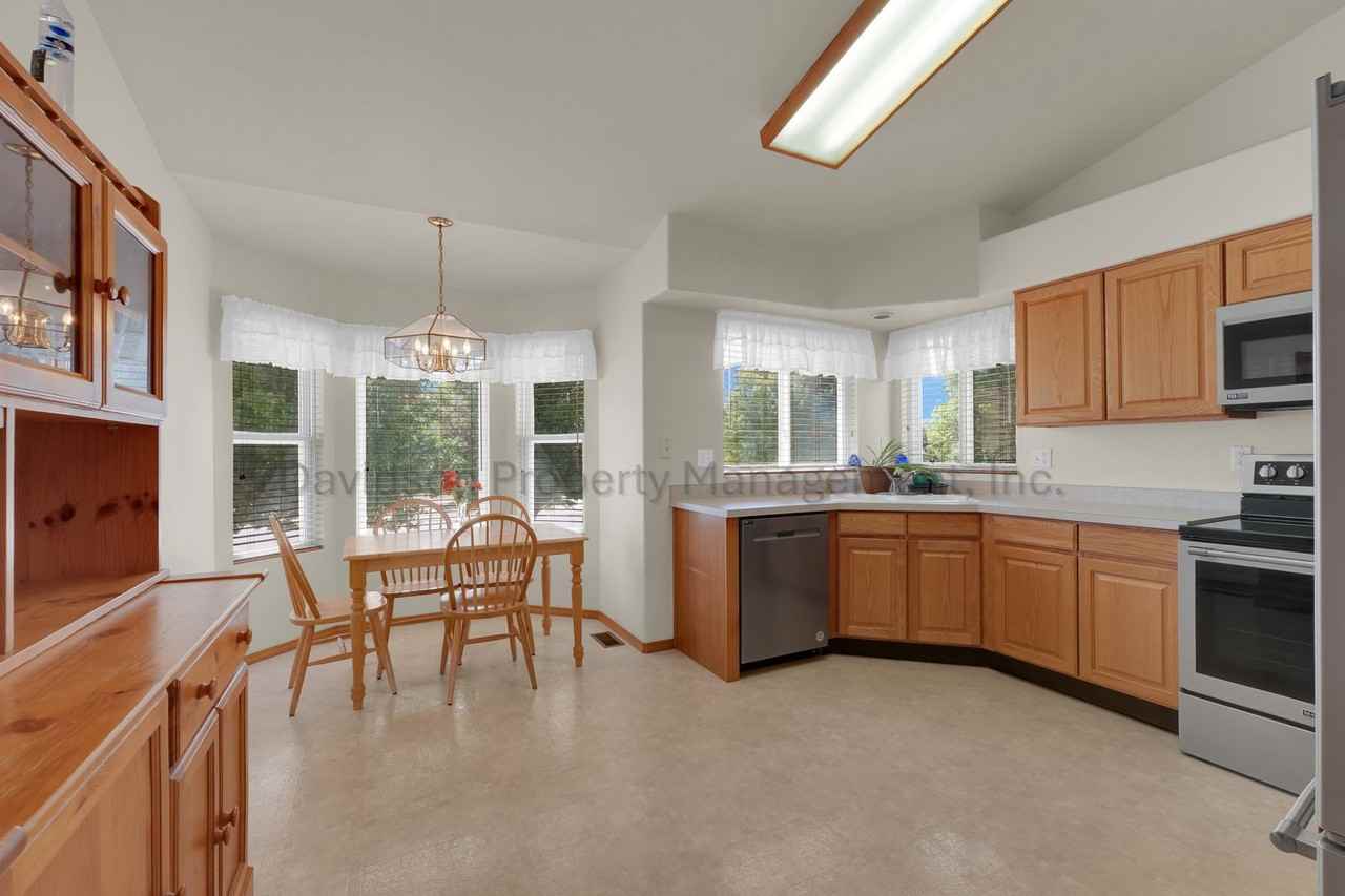 4960 Dry Stone Dr - Photo 4 of 20