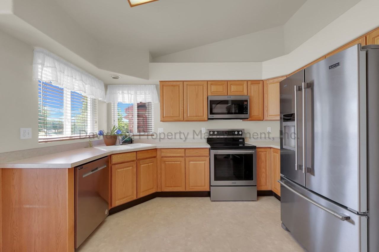 4960 Dry Stone Dr - Photo 5 of 20