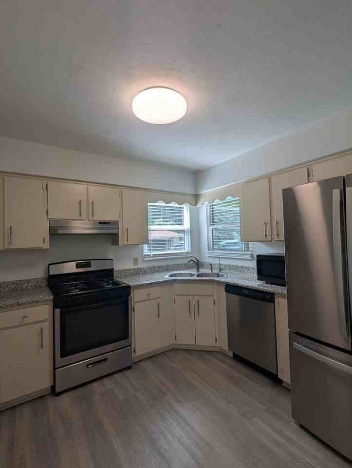 8438 Nw 39th Cir - Photo 7 of 35
