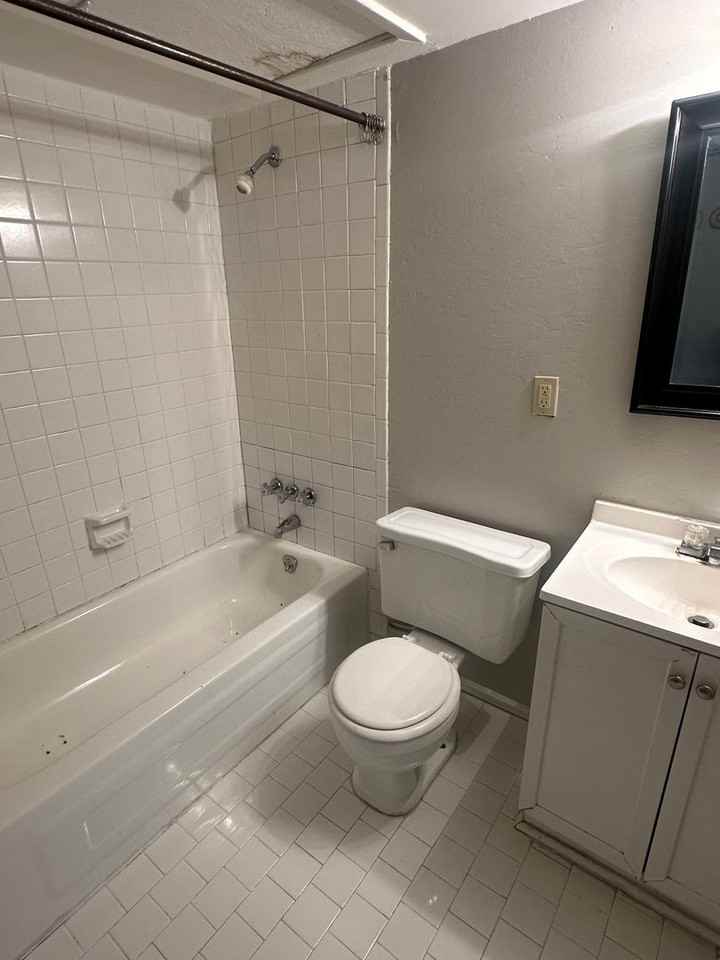 6746 Quail Hollow Ct #4 - Photo 5 of 6