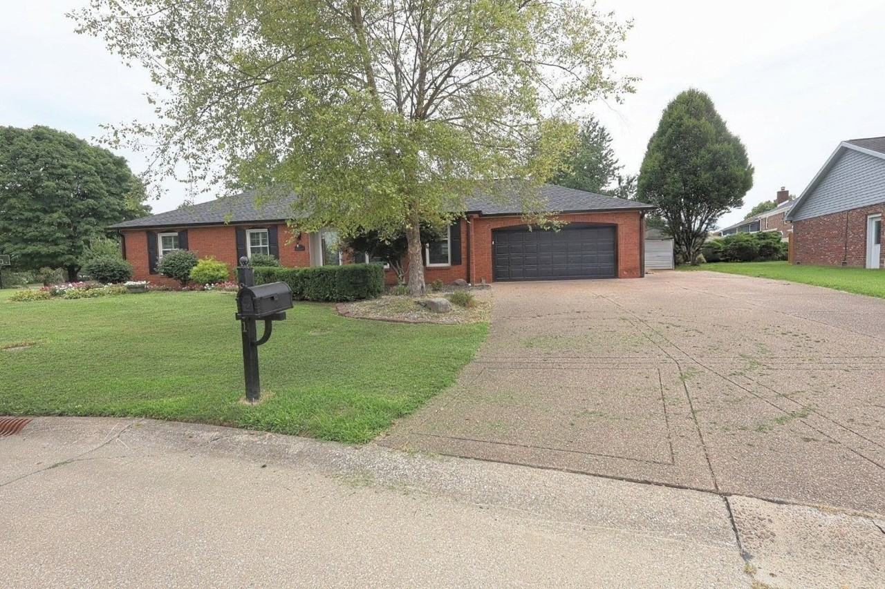8231 Lake Terrace Dr - Photo 2 of 32