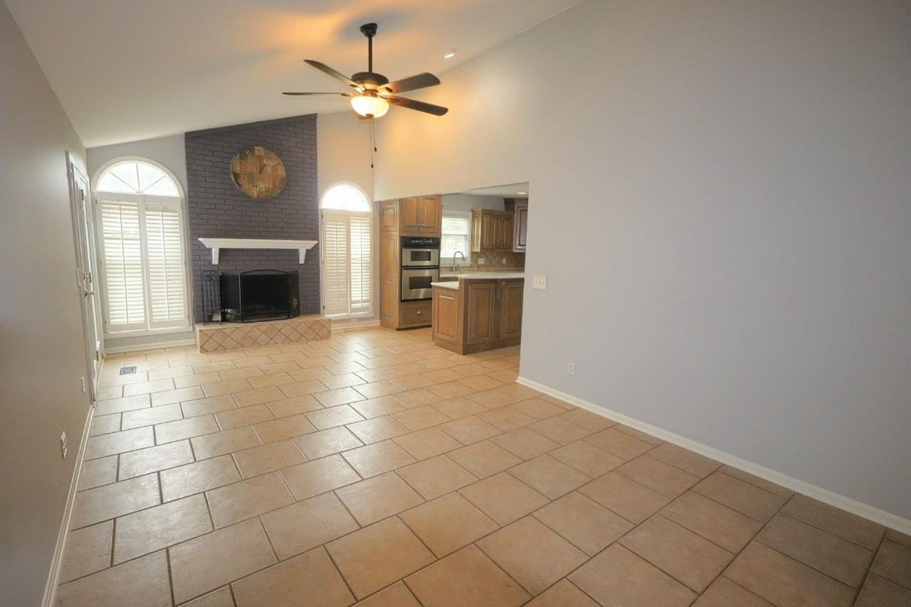 8231 Lake Terrace Dr - Photo 6 of 32