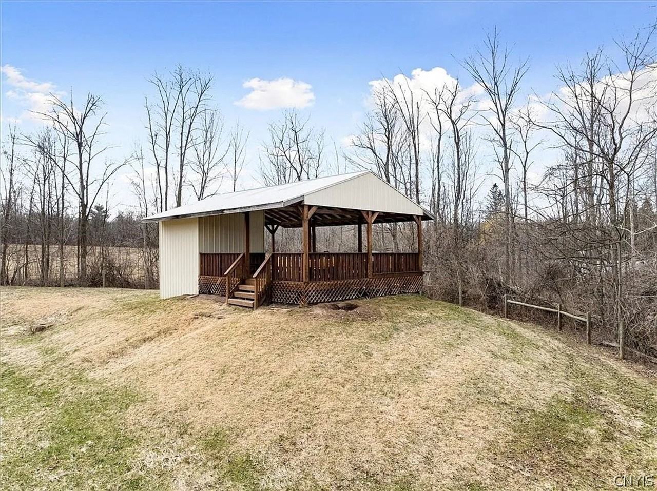 6126 Lowell Rd - Photo 4 of 18