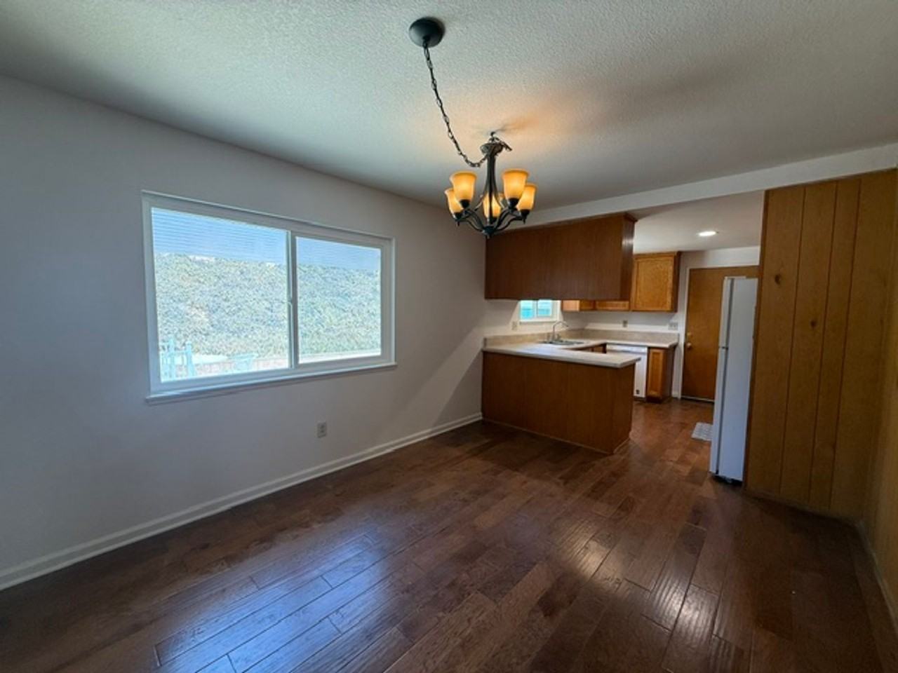 3733 Cullen Ct - Photo 5 of 10