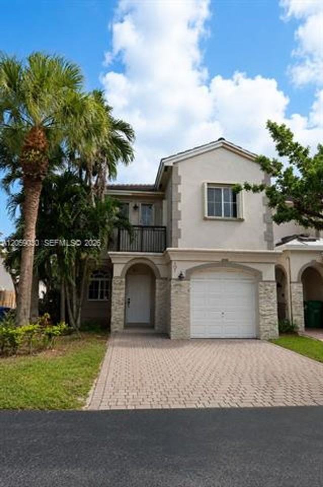 8341 8341 SW 124th Ave th 101-15 #15 - Photo 2 of 23