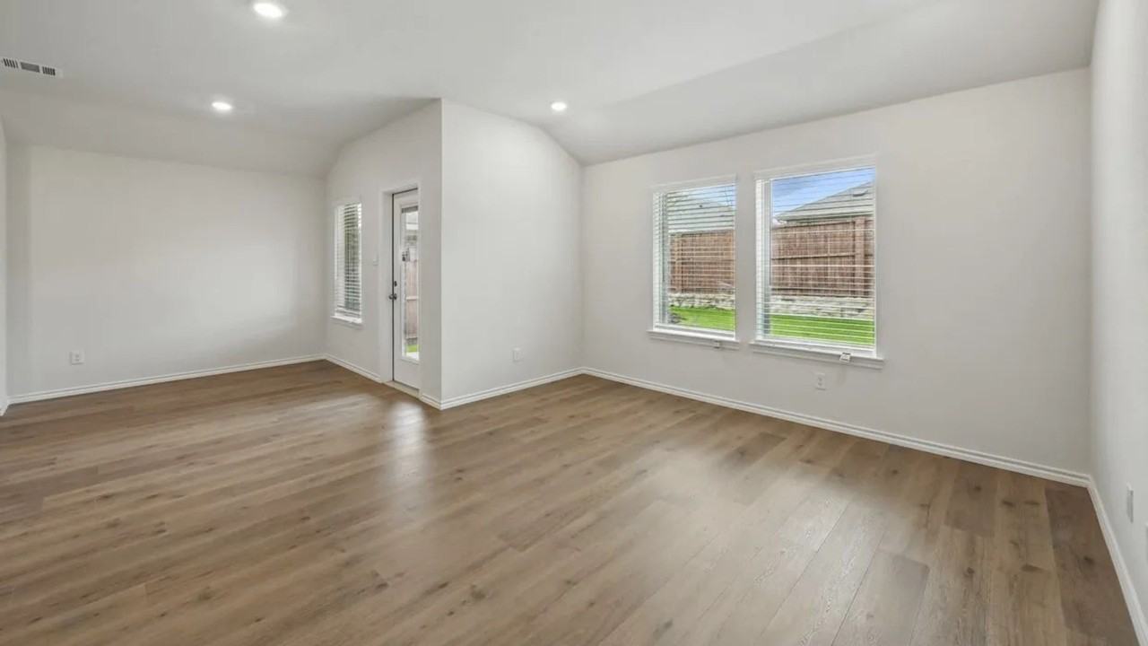 505 Lansdowne Dr - Photo 2 of 33
