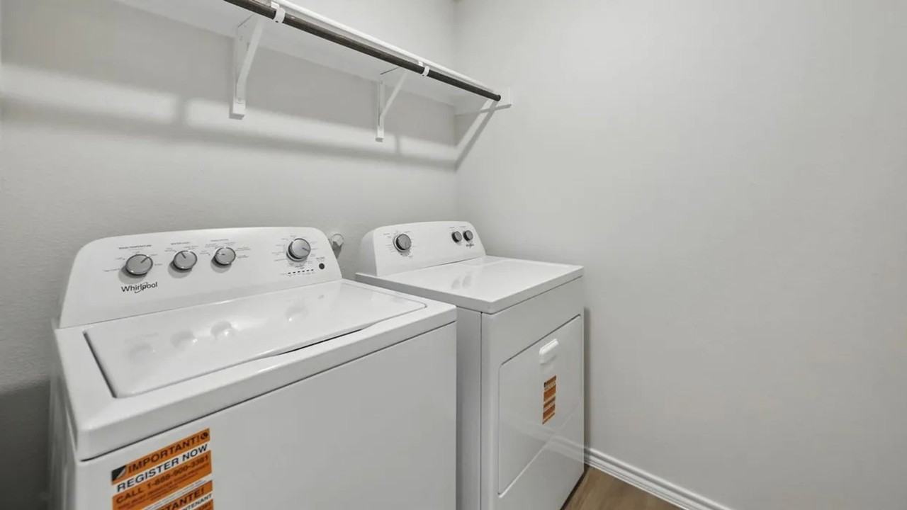 505 Lansdowne Dr - Photo 5 of 33