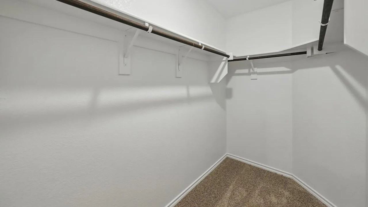 505 Lansdowne Dr - Photo 6 of 33