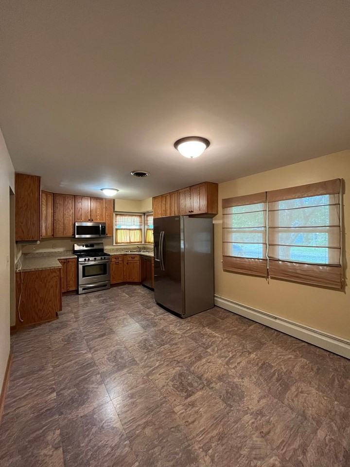 1200 N Linden St - Photo 3 of 20