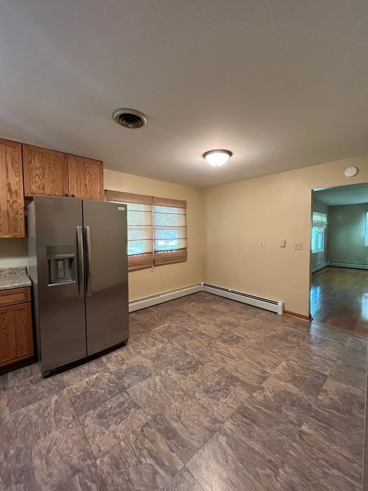 1200 N Linden St - Photo 4 of 20