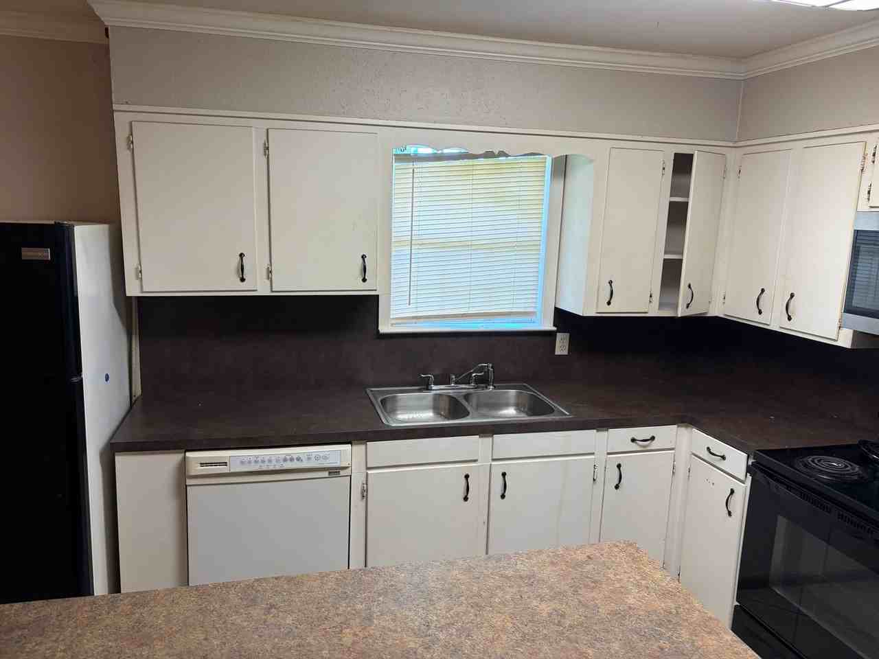 202 W Front St - Photo 7 of 11