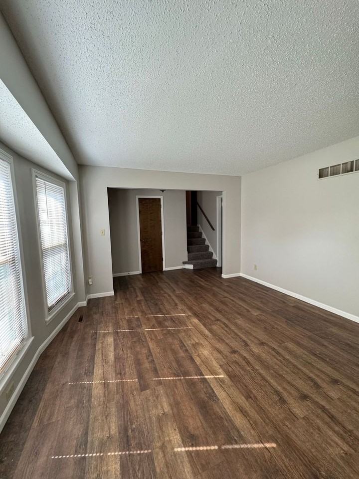5330 Westridge Rd - Photo 3 of 27