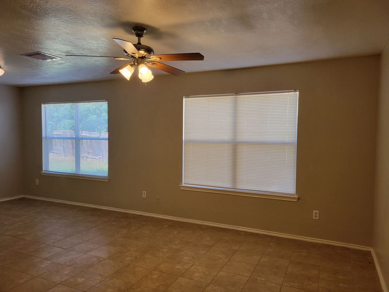 6055 Green Heather Ln - Photo 3 of 20