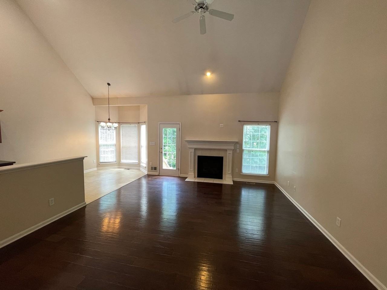 321 Arlington Meadows Dr - Photo 2 of 35