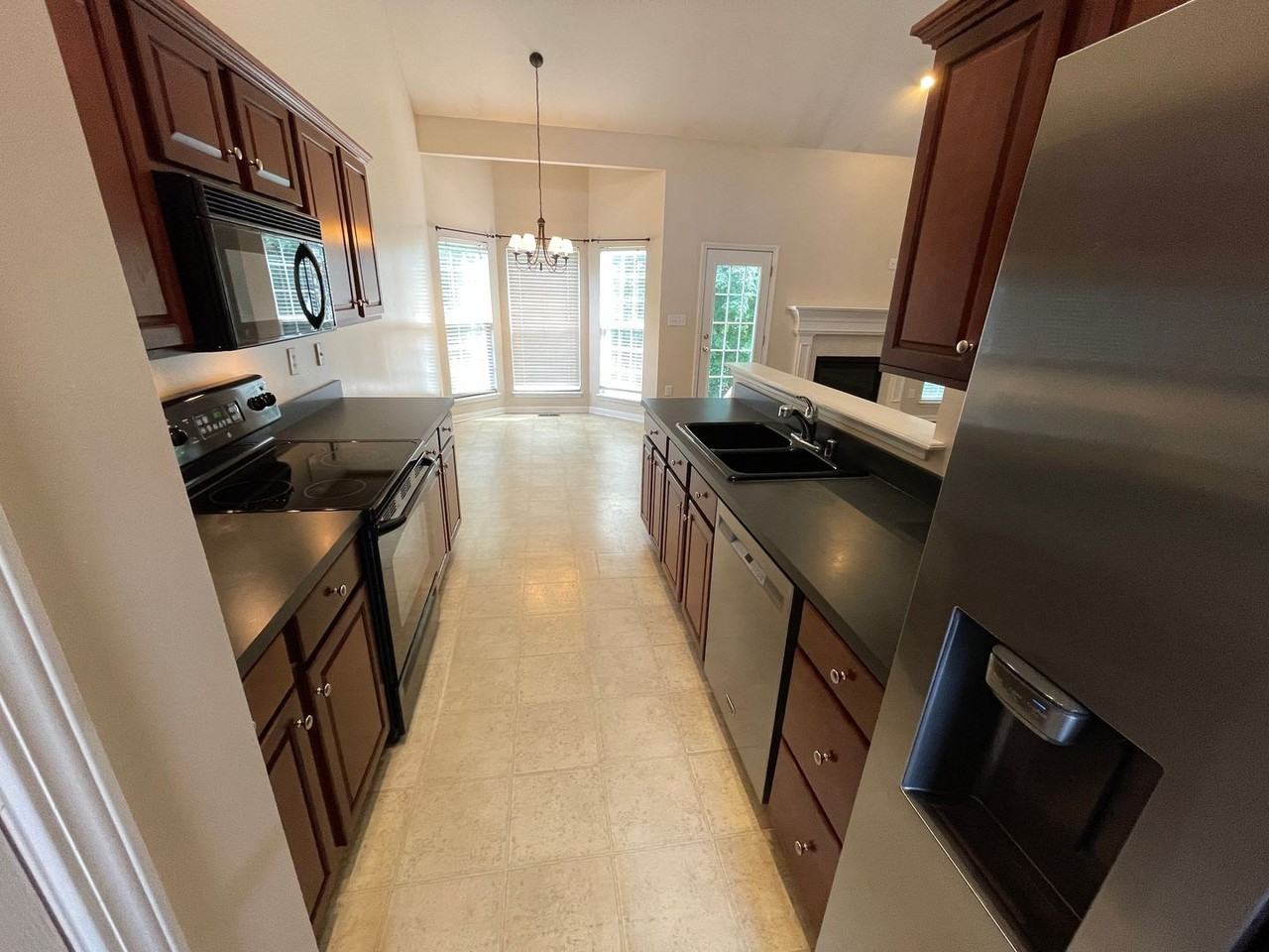 321 Arlington Meadows Dr - Photo 5 of 35