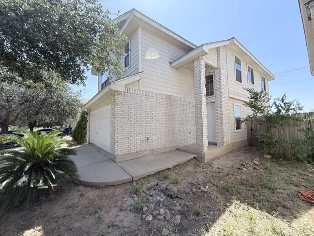 17525 Rock Port Rd - Photo 2 of 31