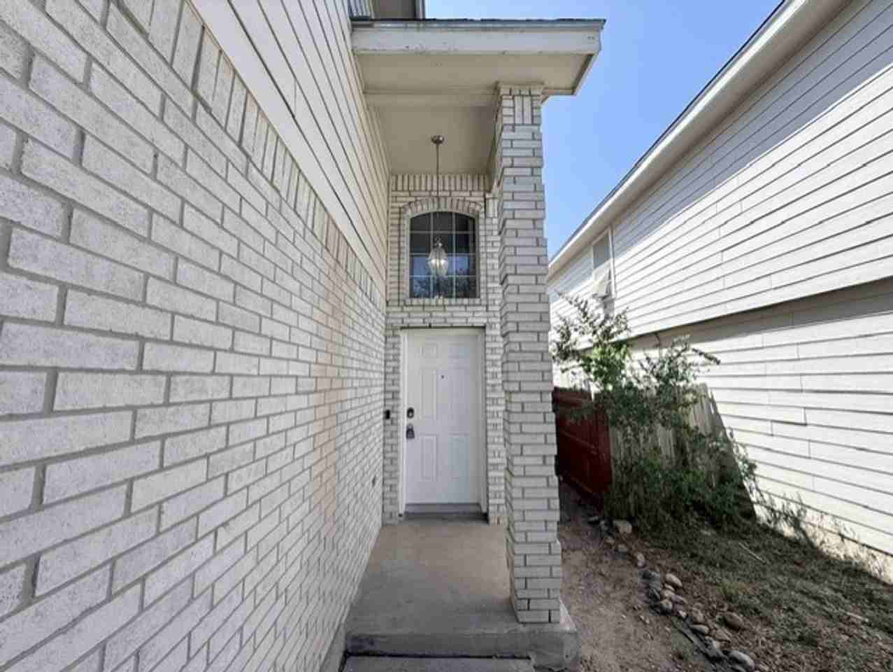 17525 Rock Port Rd - Photo 3 of 31