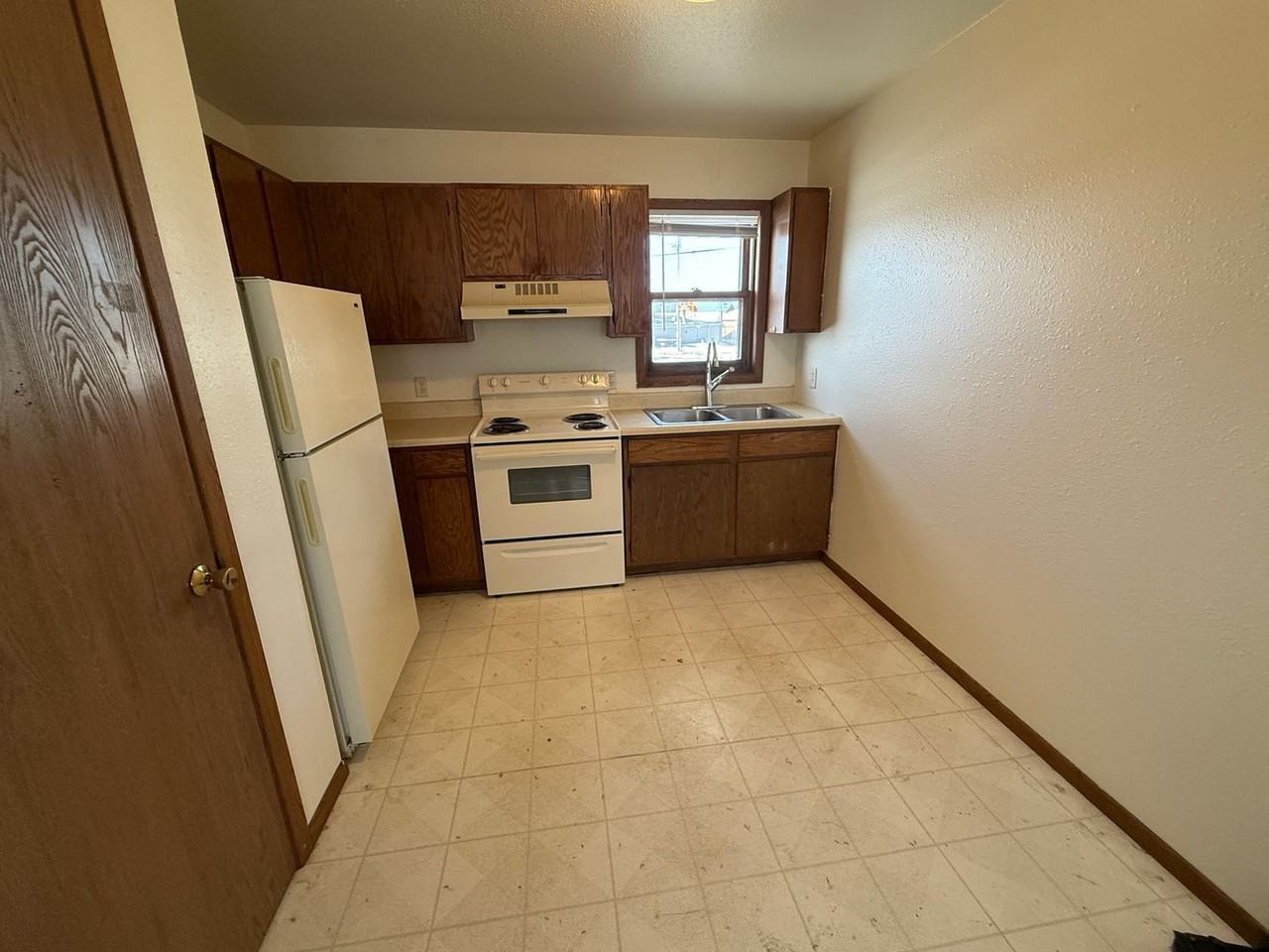 Rocco-620 Conklin Ave - Photo 5 of 14