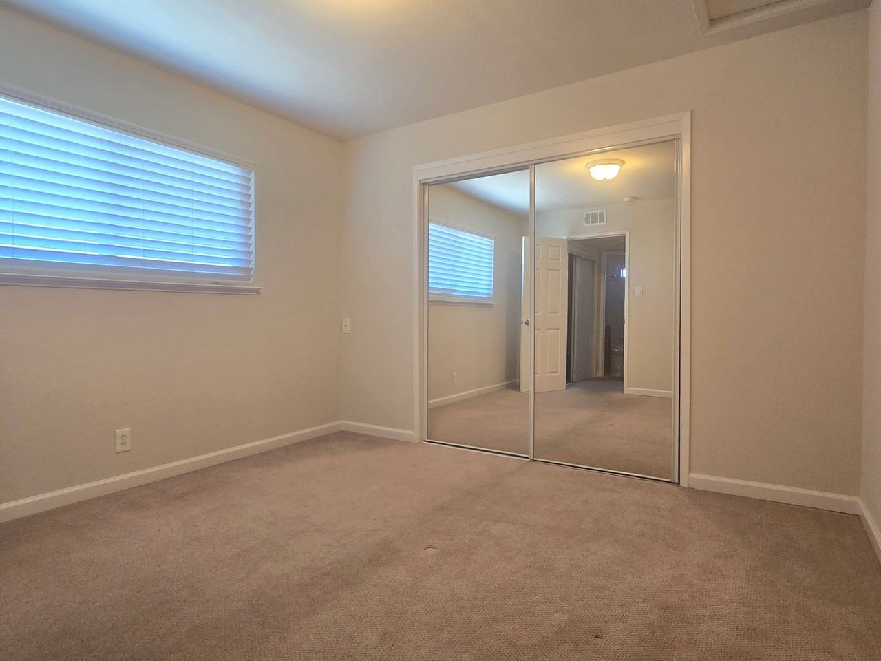 3591 Brookdale Dr - Photo 6 of 8