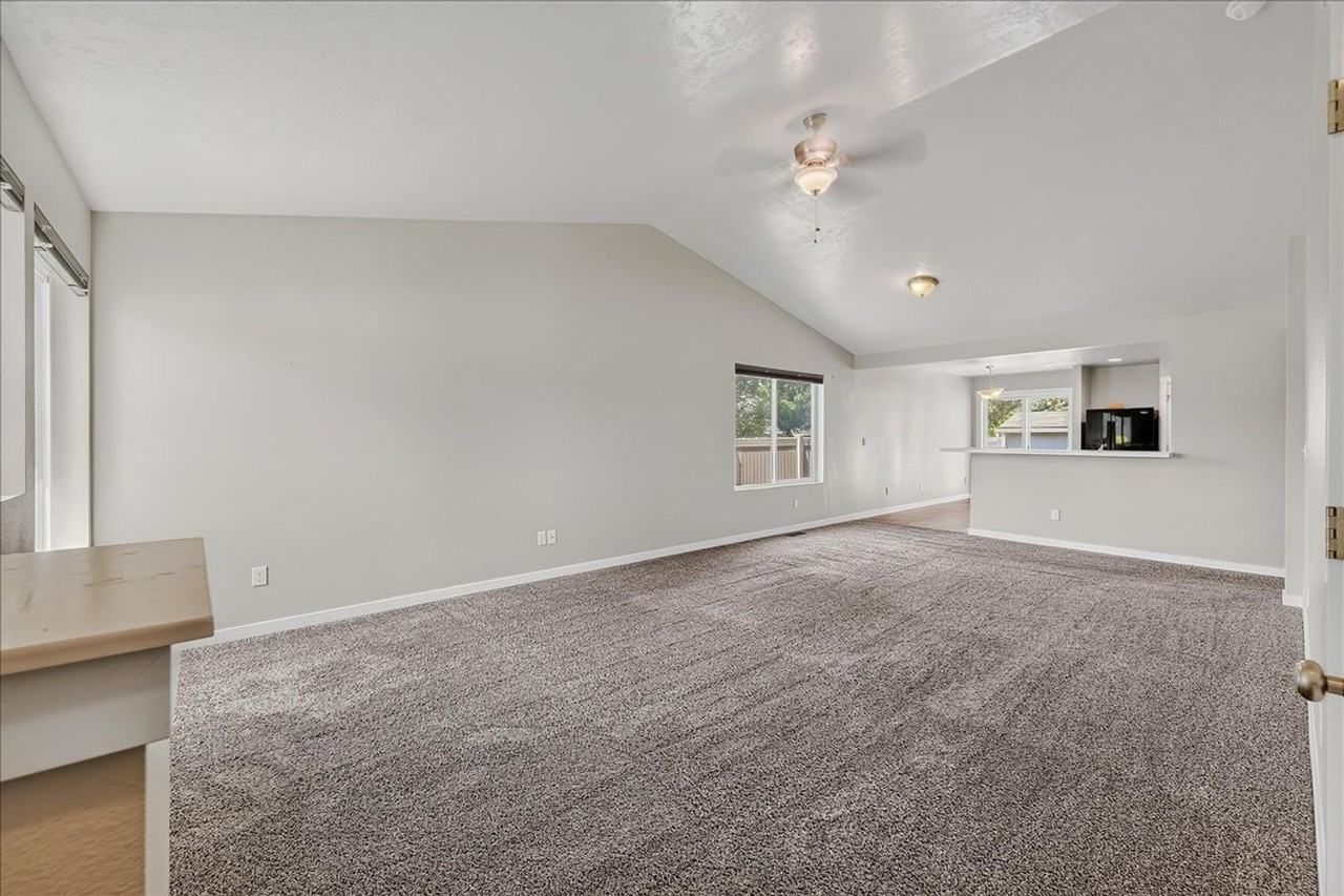 3914 W Meadowpine St - Photo 3 of 33