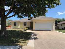 featured image of 5118 N Graybrooke Dr