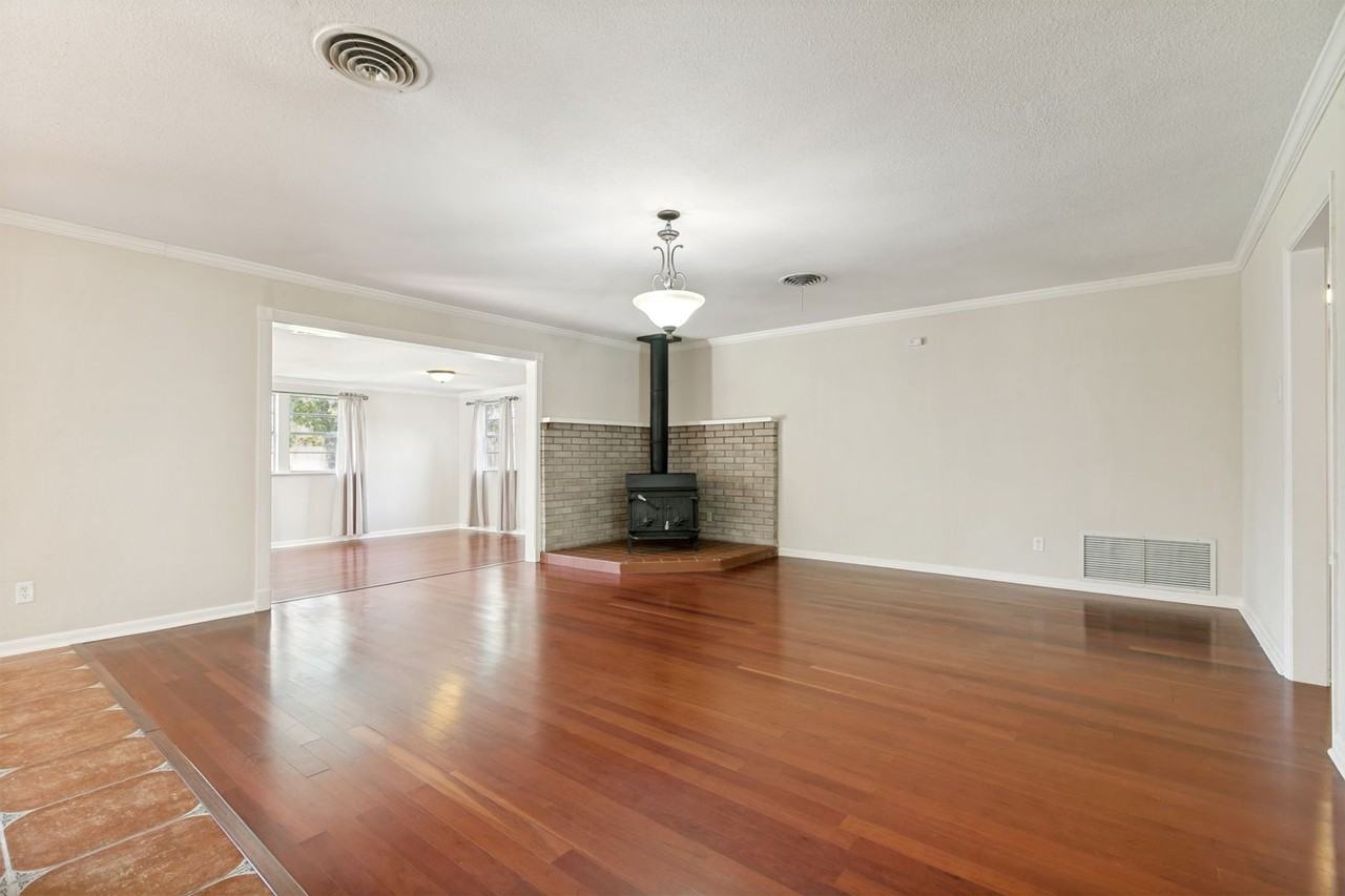 715 E Sunshine Dr - Photo 4 of 25