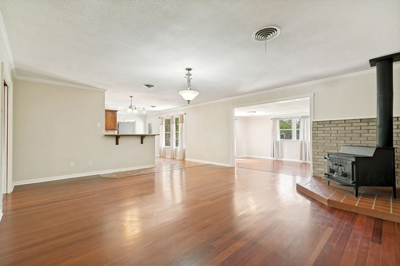 715 E Sunshine Dr - Photo 6 of 25