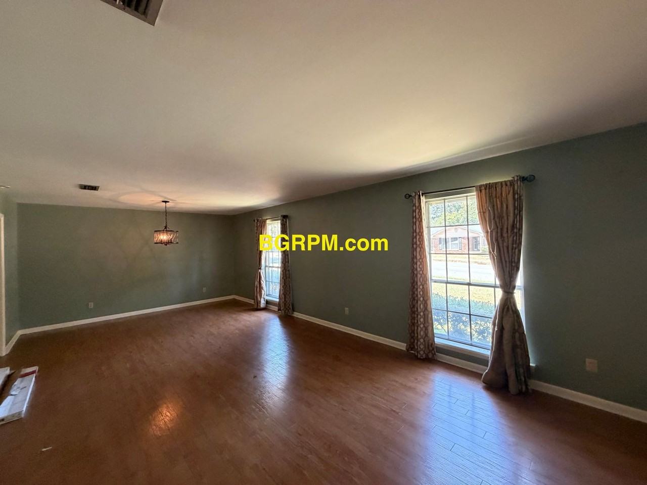 2210 Crestwood Rd - Photo 5 of 12