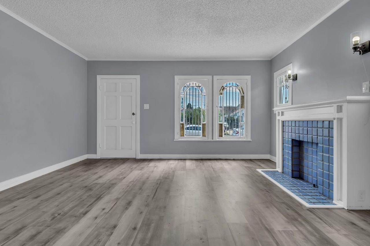 1441 W 53rd St - Photo 7 of 23